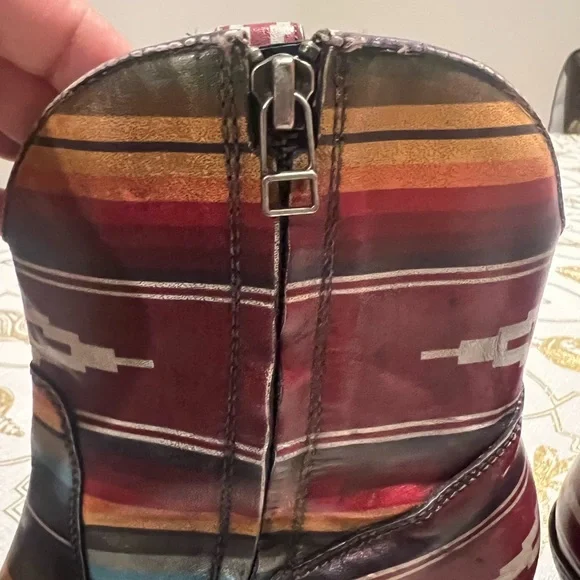 Ariat Serape Southwestern Ankle Boots 8.5B Western Cowgirl Festival Aztec boho - Picture 7 of 10